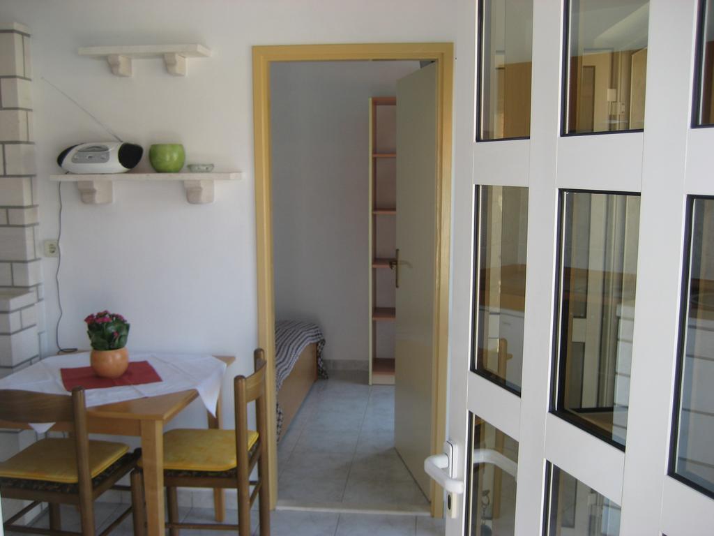 Apartments Katica Lumbarda Bilik gambar