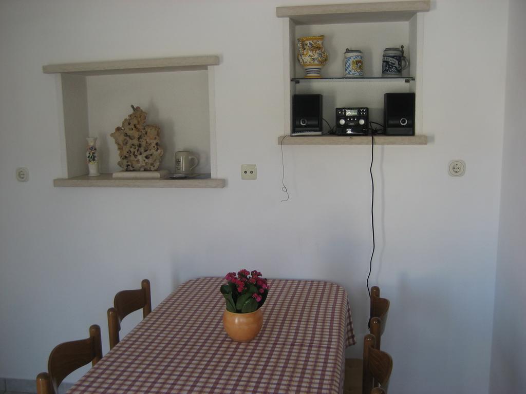 Apartments Katica Lumbarda Bilik gambar