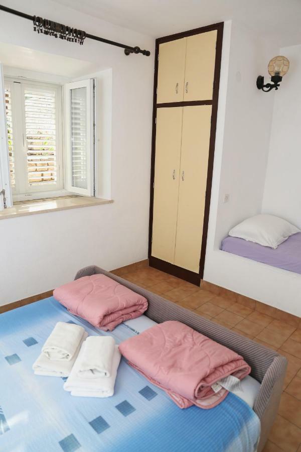 Apartments Katica Lumbarda Luaran gambar
